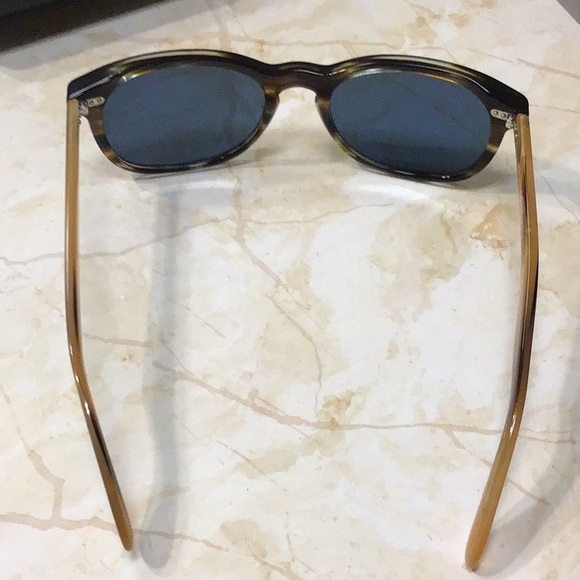 Burberry sunglasses - Picture 4 of 6